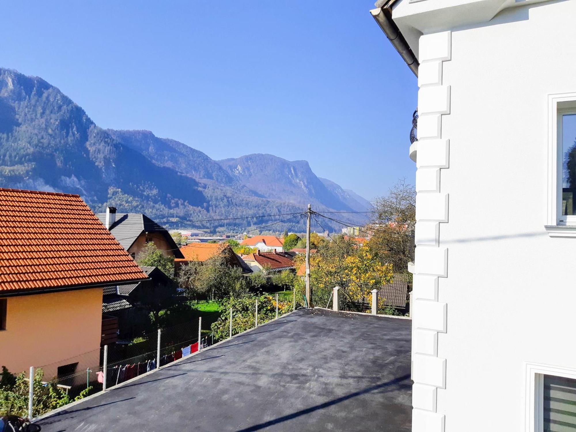 Villa Hillside Apartment Єсеніце Екстер'єр фото
