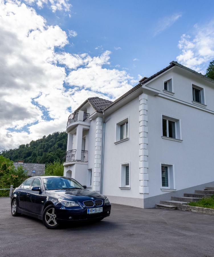 Villa Hillside Apartment Єсеніце Екстер'єр фото