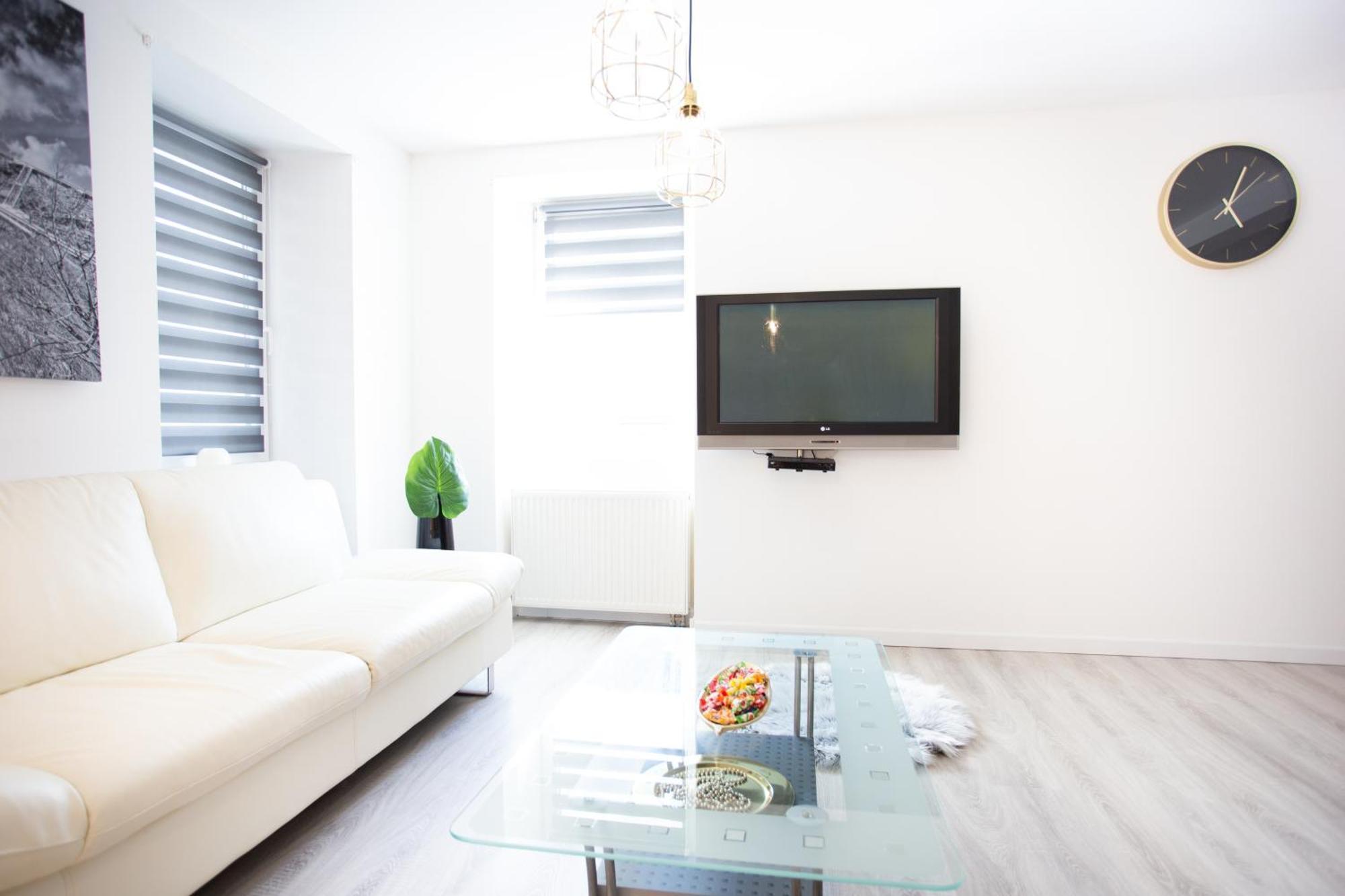 Villa Hillside Apartment Єсеніце Екстер'єр фото